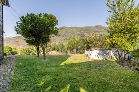 Moradia T4 para venda