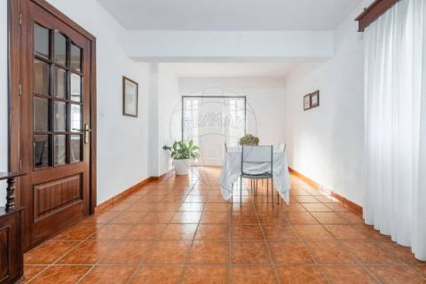 Moradia T4 para venda