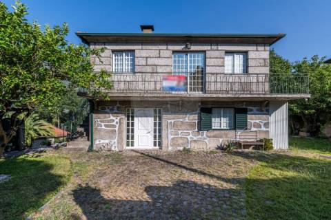 Moradia T4 para venda