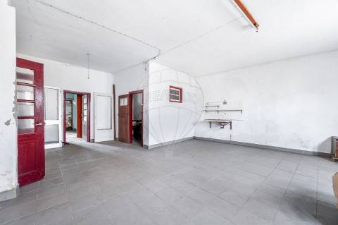 Moradia T4 para venda