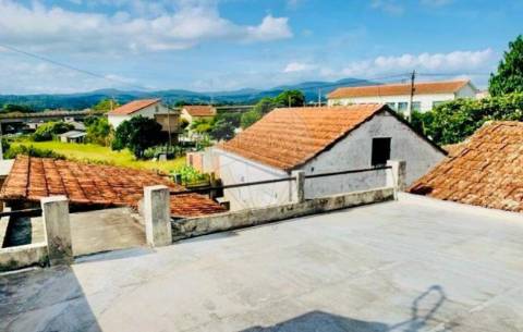 Moradia T4 para venda