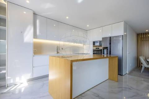 Apartamento T4 para venda