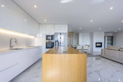 Apartamento T4 para venda