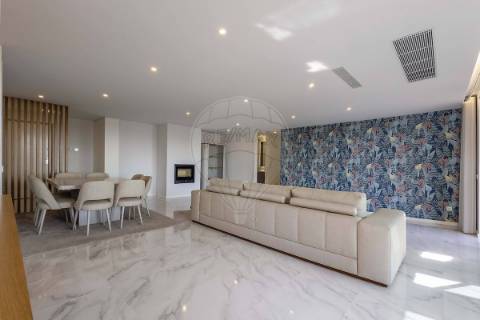 Apartamento T4 para venda