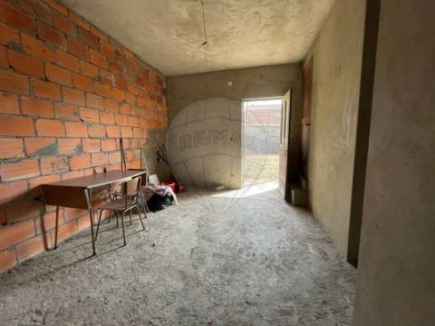 Moradia T2 para venda