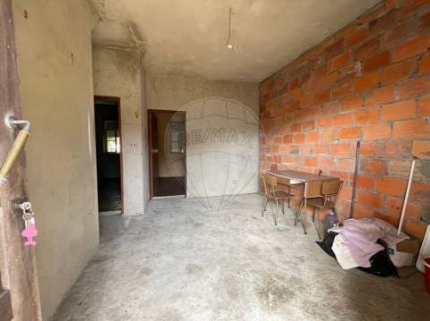 Moradia T2 para venda