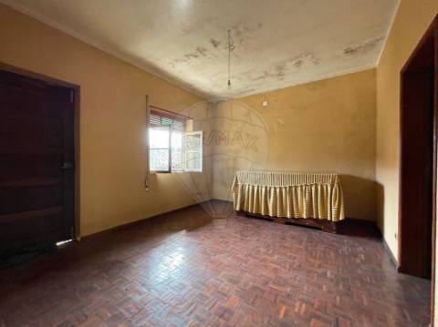 Moradia T2 para venda