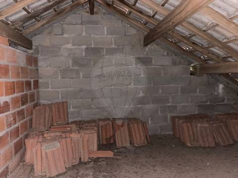 Moradia T2 para venda