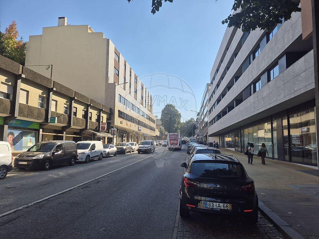 Apartamento T4 para arrendamento