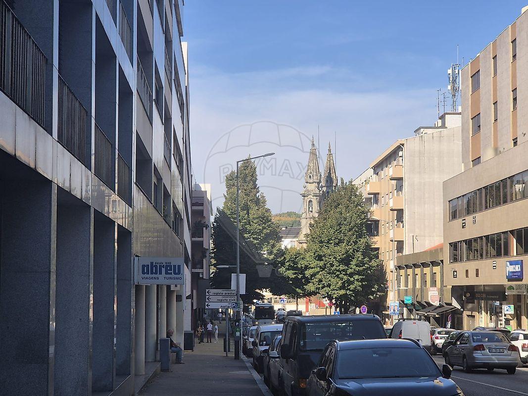 Apartamento T4 para arrendamento