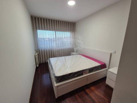 Apartamento T4 para arrendamento