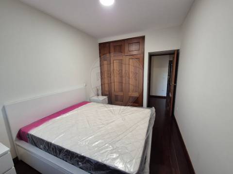 Apartamento T4 para arrendamento