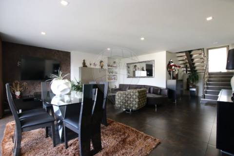 Moradia T4 para venda