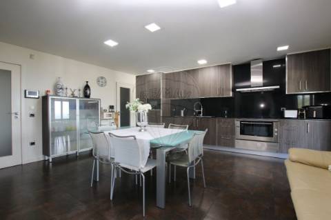 Moradia T4 para venda