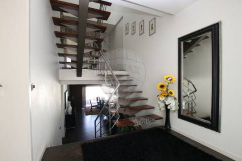 Moradia T4 para venda