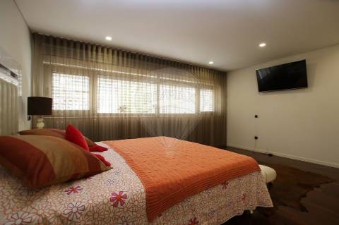 Moradia T4 para venda