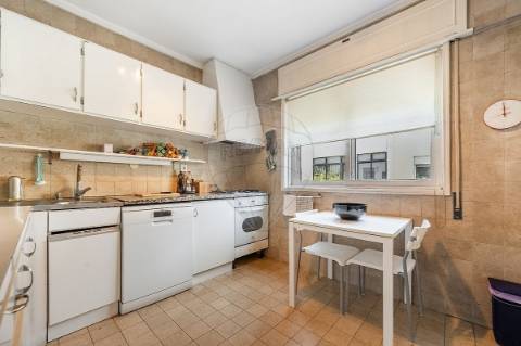 Moradia T4 para venda