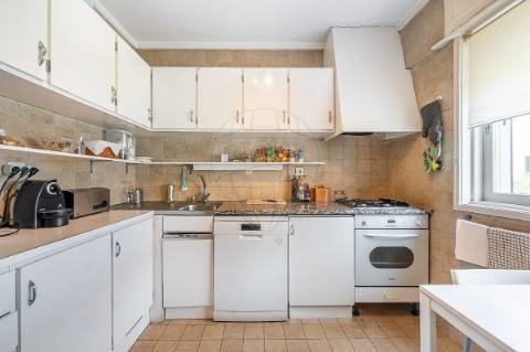 Moradia T4 para venda