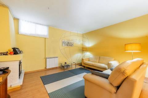 Moradia T4 para venda