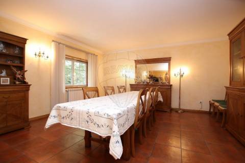 Moradia T4 para venda