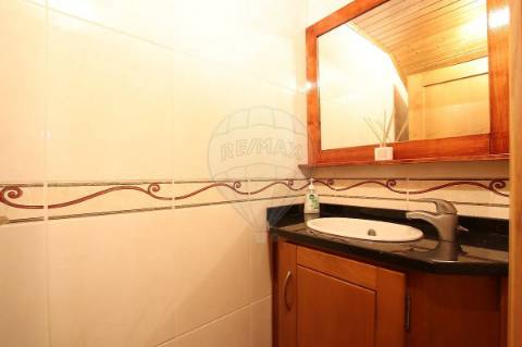 Moradia T4 para venda