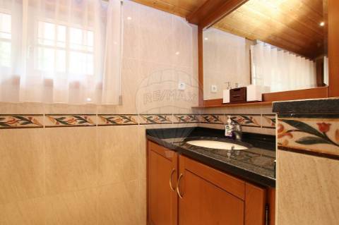 Moradia T4 para venda