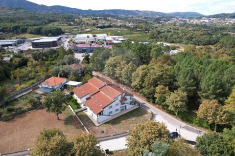 Moradia T4 para venda