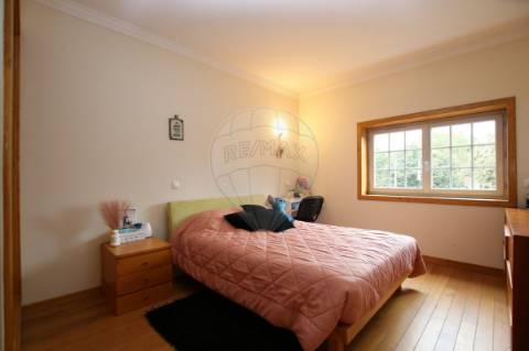 Moradia T4 para venda