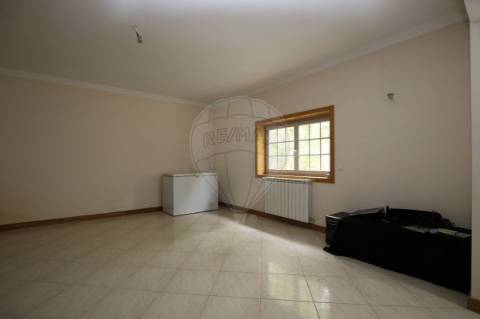 Moradia T4 para venda