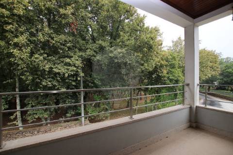 Moradia T4 para venda