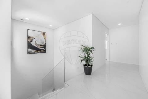 Moradia T4 para venda