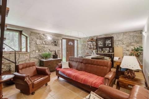 Moradia T4 para venda