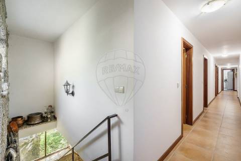 Moradia T4 para venda