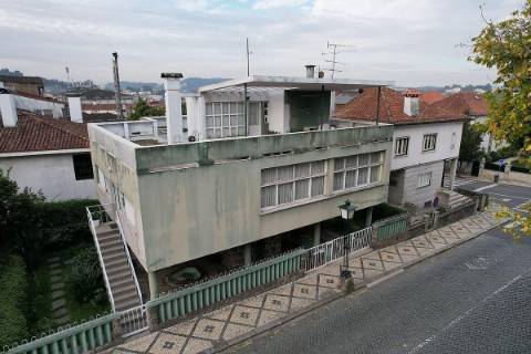 Moradia T5 para venda