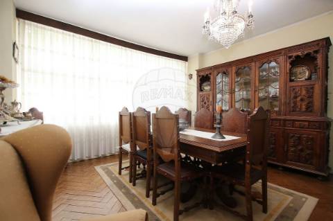 Moradia T5 para venda