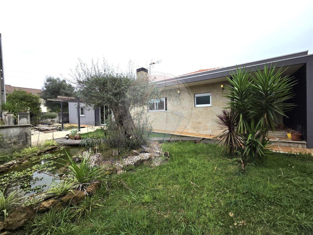 Moradia T4 para venda