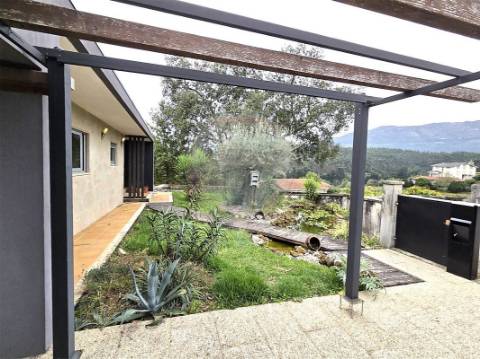 Moradia T4 para venda