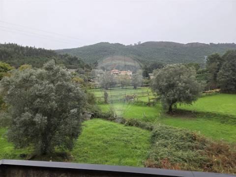 Moradia T4 para venda