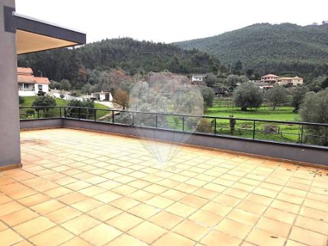 Moradia T4 para venda