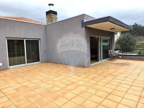 Moradia T4 para venda