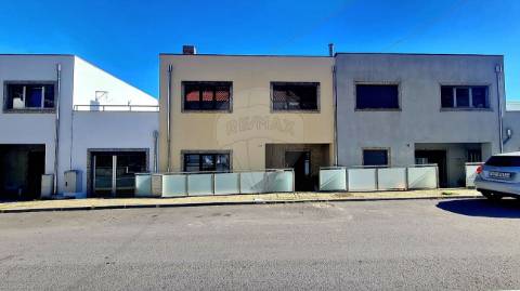 Moradia T4 para venda