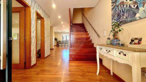 Moradia T4 para venda