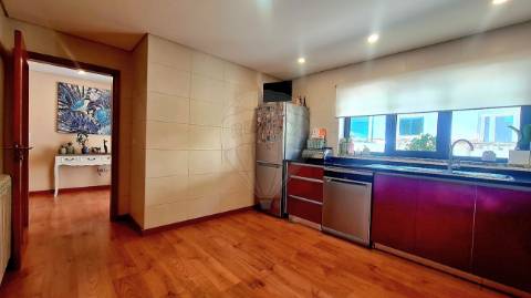 Moradia T4 para venda