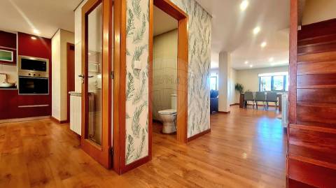 Moradia T4 para venda