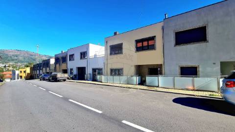 Moradia T4 para venda