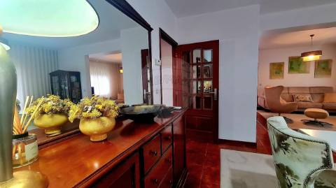 Moradia T4 para venda