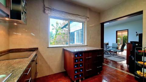 Moradia T4 para venda