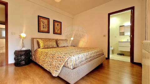 Moradia T4 para venda