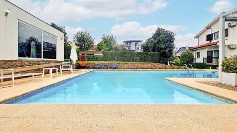 Moradia T4 para venda