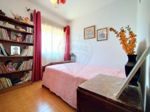 Moradia T4 para venda